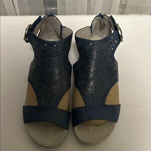 New never worn Earth Navy and Tan Geometric Sandals
